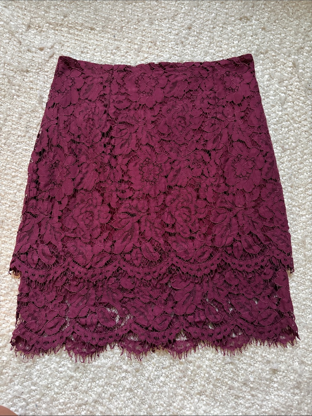 🥂 LULU WOMENS SIZE SMALL MAROON LACE PENCIL SKIRT
